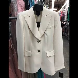 Jm studio Women’s ivory blazer regular size